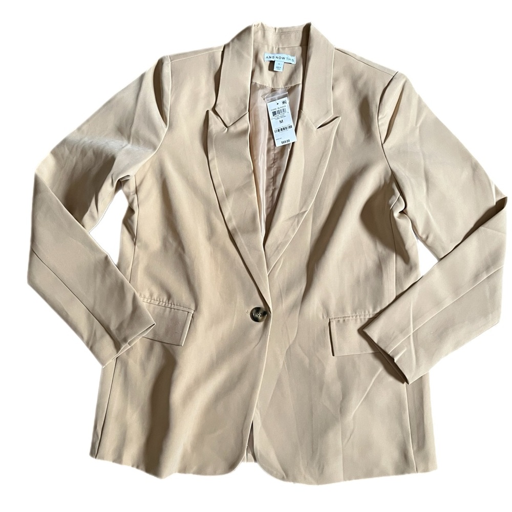 Elegant Beige Women's Blazer